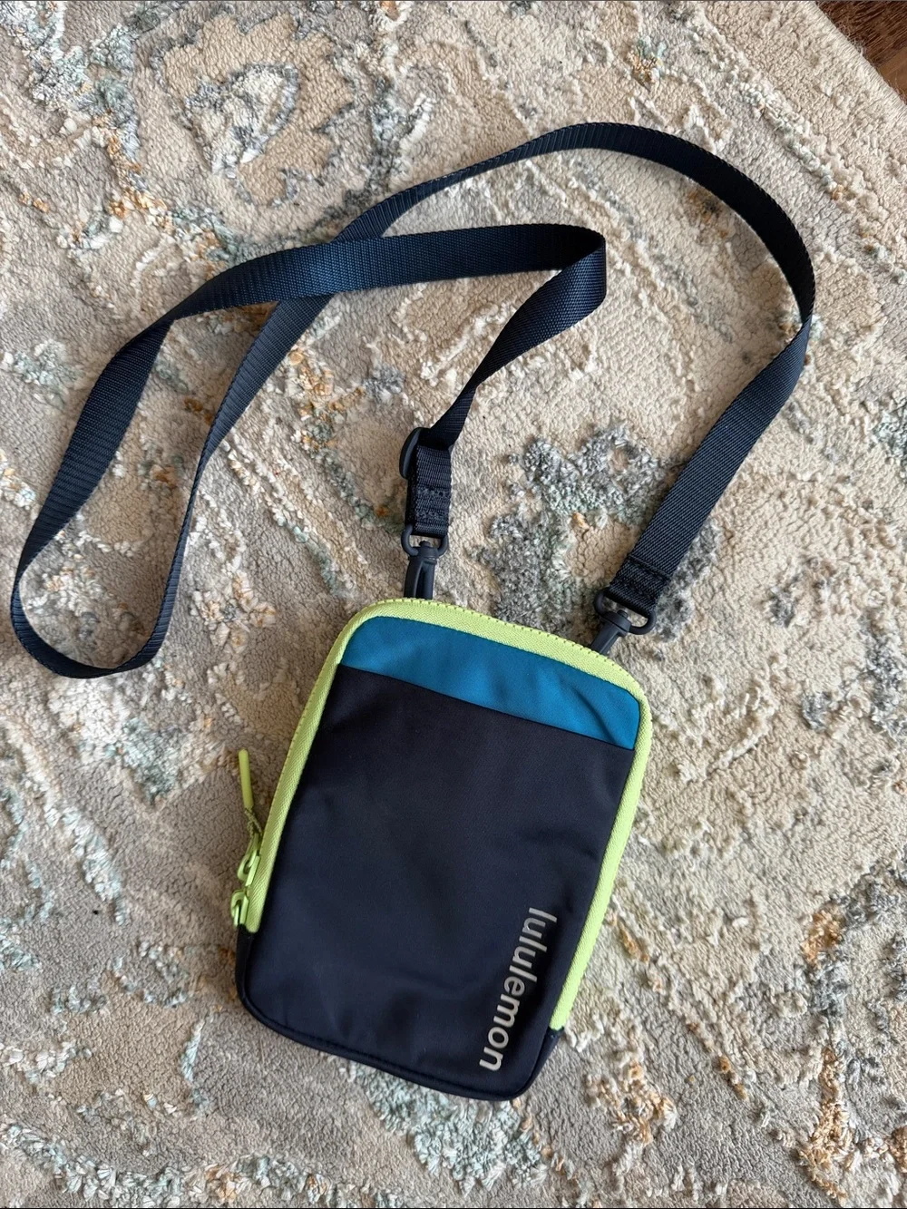 lululemon easy access crossbody bag OXFORd x 1.5L OXFORd Company Store lululemon athletica | Bags |